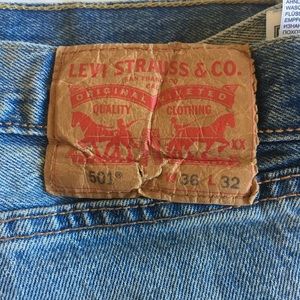 Levi’s 501 36x32 light wash summer jeans